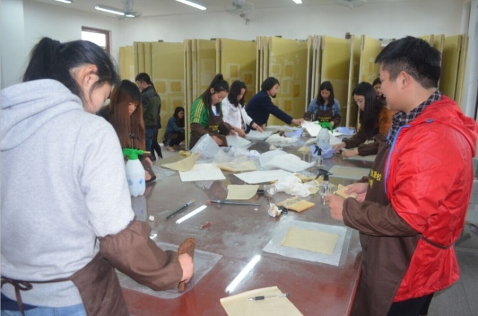 聘请名师指导 强化学生动手能力