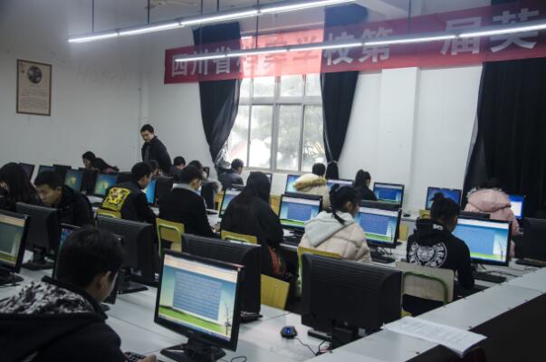 我校举办2017-2018学年英文录入大赛